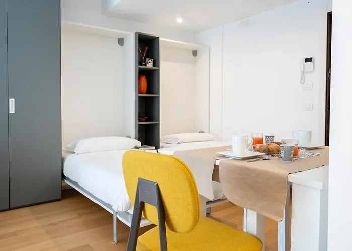 Twelve12 - Università&stazione Aparment