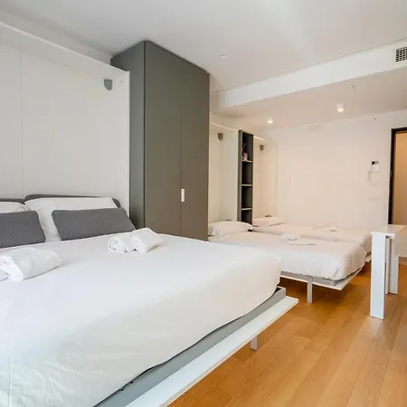 Apartment Guesthost - Twelve12 - Universita & Stazione Aparment *